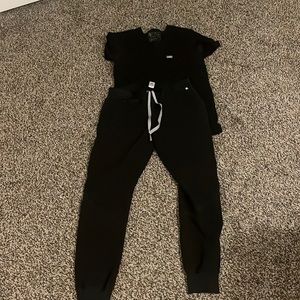 Black figs jogger set, size medium